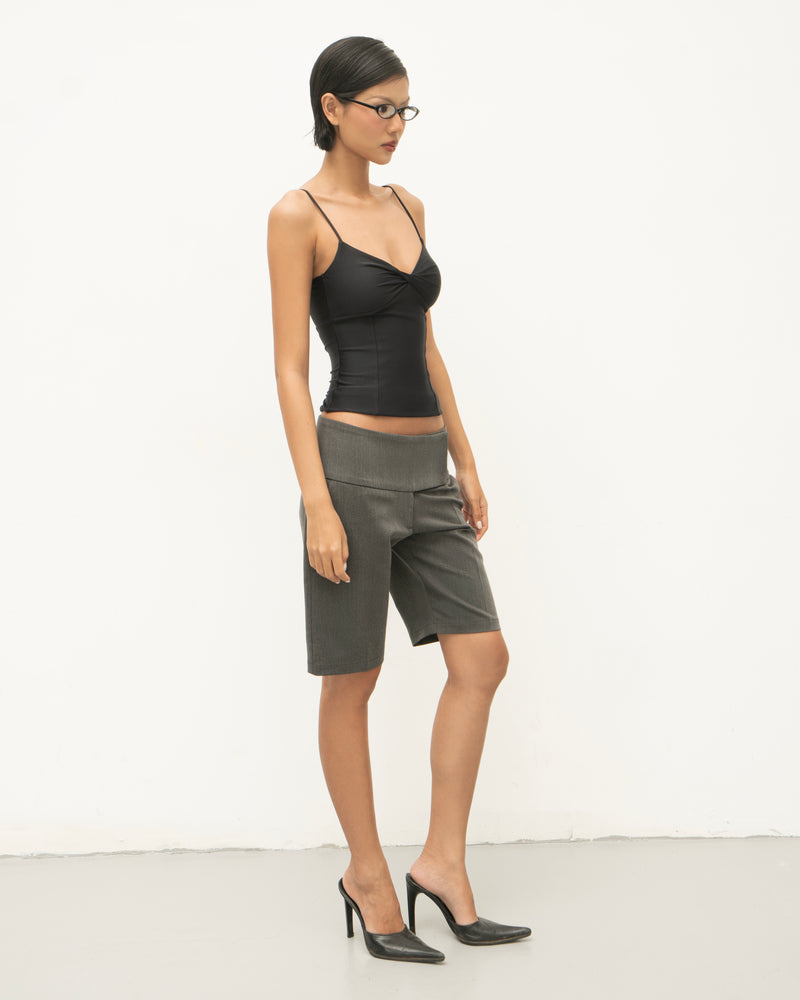 OUTER CONTROL KNEE LENGTH SHORTS