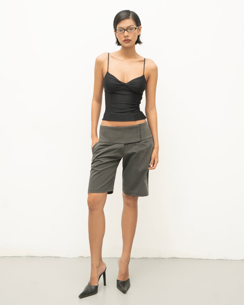 OUTER CONTROL KNEE LENGTH SHORTS