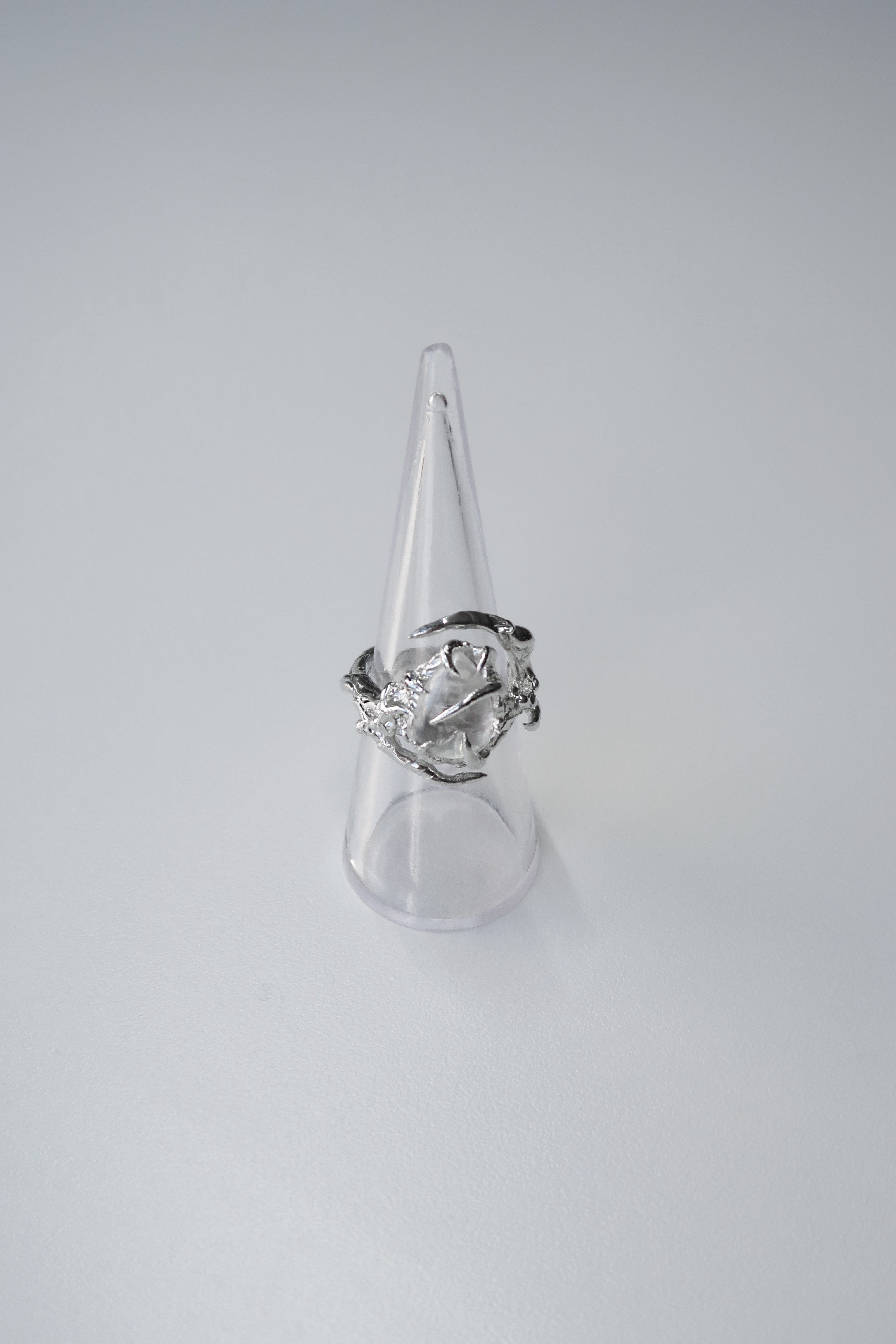 Knoll quartz ring