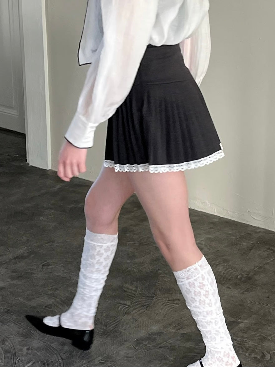 Lace Tape Pleats Mini Skirt