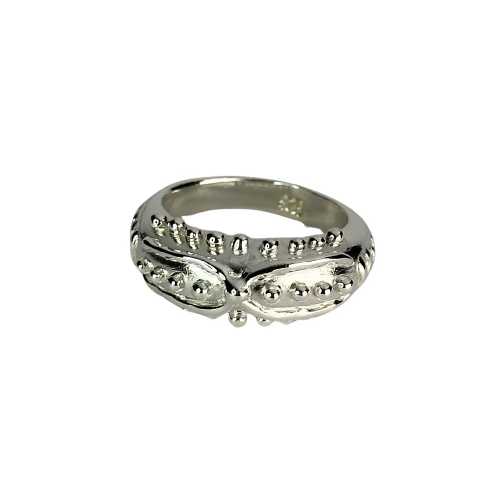 Alien ring