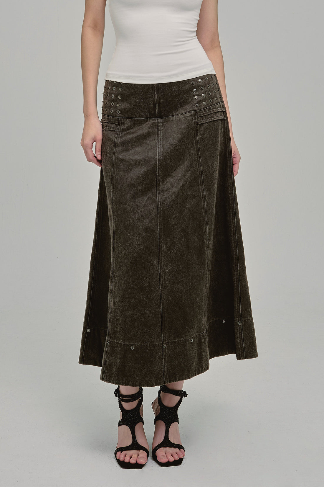 AMMO MAXI STUDDED SKIRT COAL FRONT