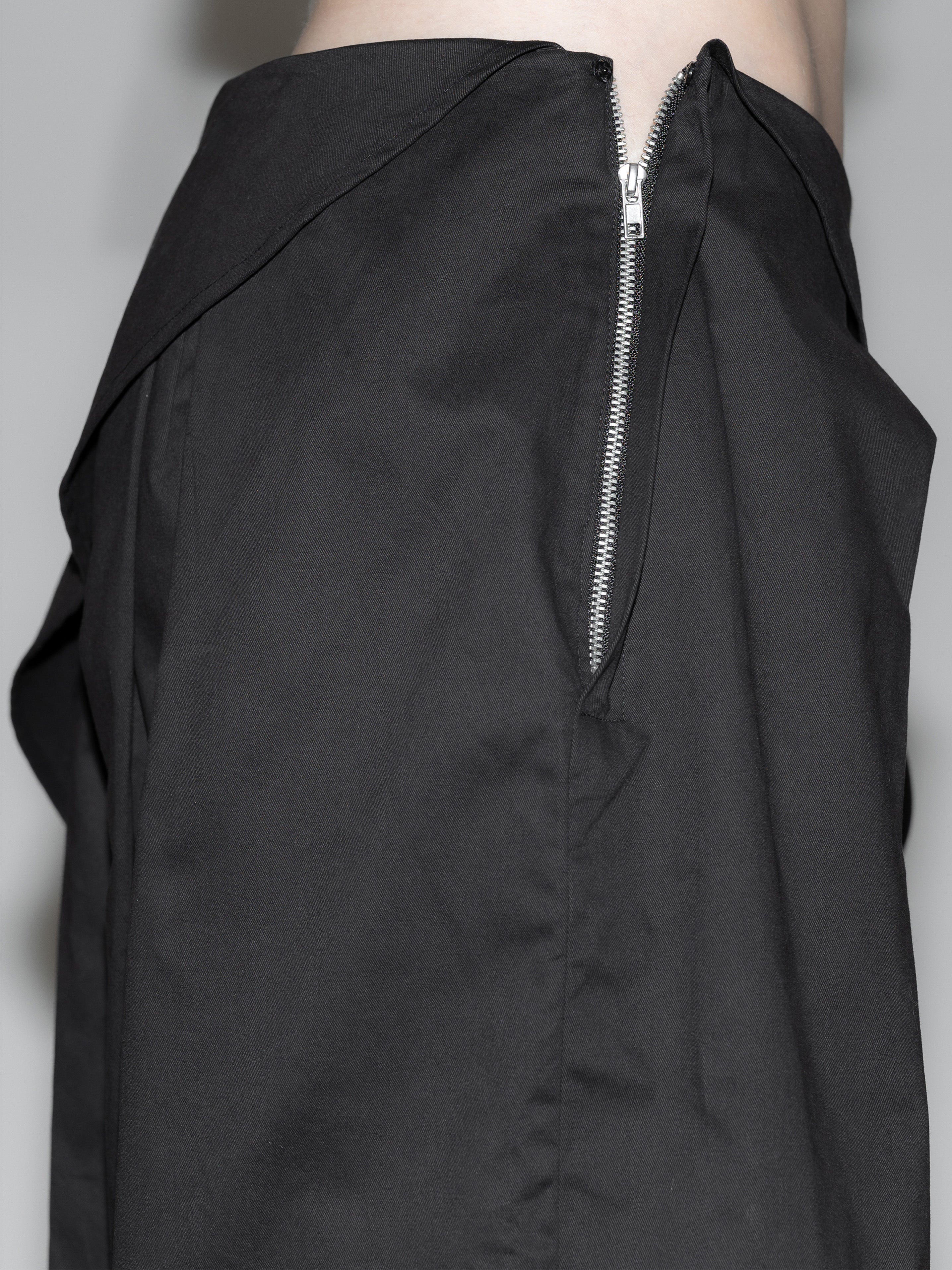 Woven Bat Point Pants