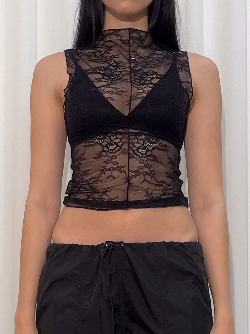 NOIR LACE TOP