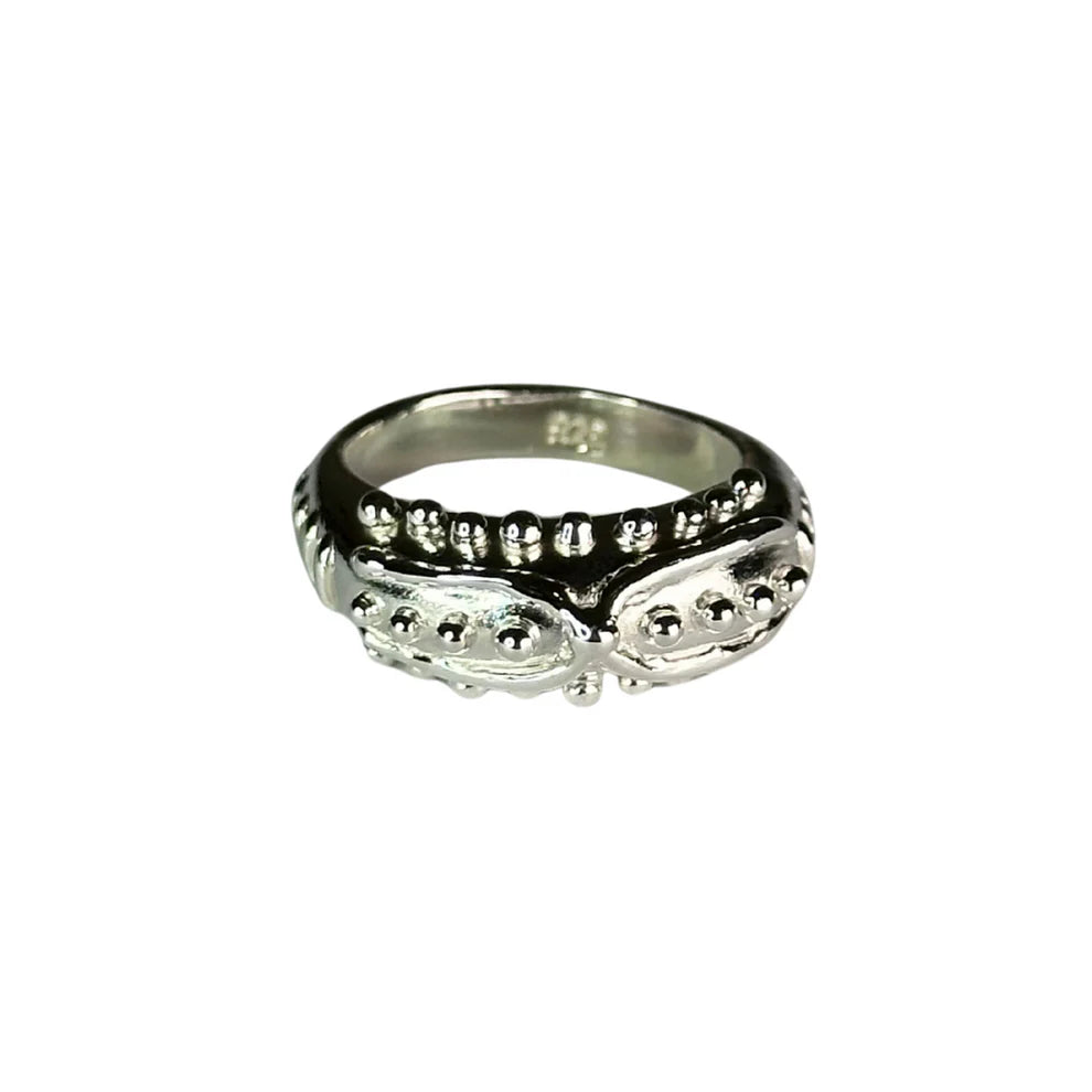 Alien ring