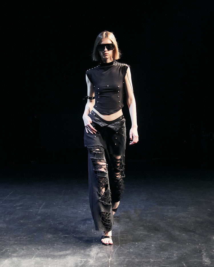 Mock neck top with cap sleeve and shoulder studs. Made from Polyester 75% /Rayon 17% /Span 8%.