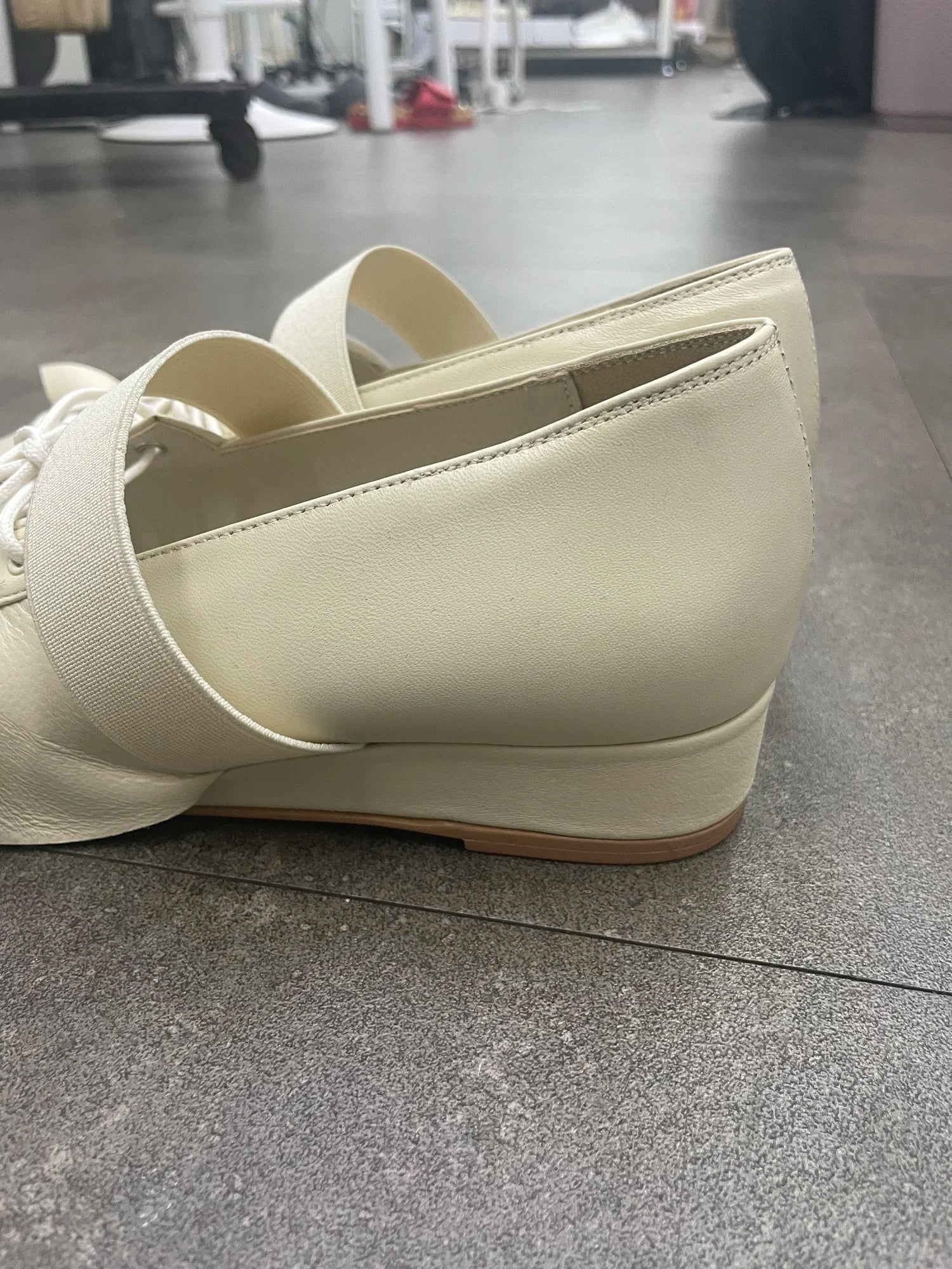 Frill Flat cream