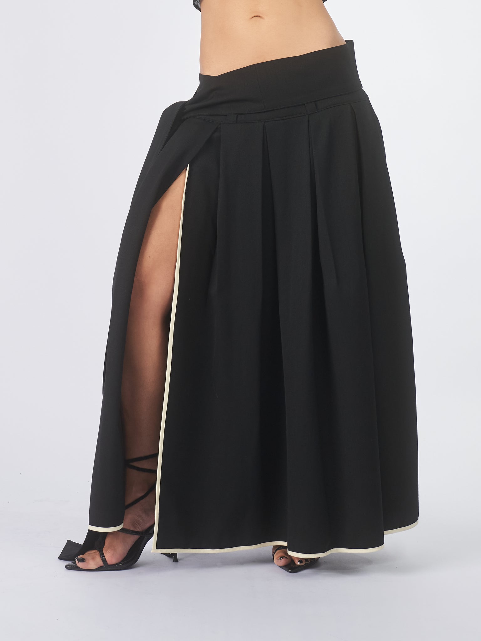 [Pre-Order] Heirloom I Pleated Skirt
