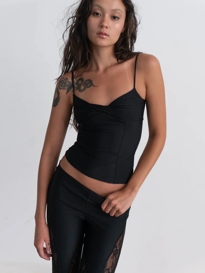 HUMBLE FLUTTER TOP