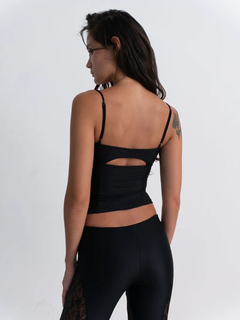 HUMBLE FLUTTER TOP