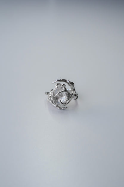 Knoll quartz ring