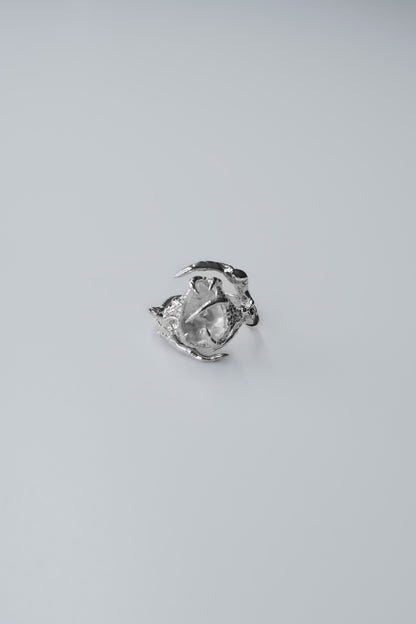 Knoll quartz ring