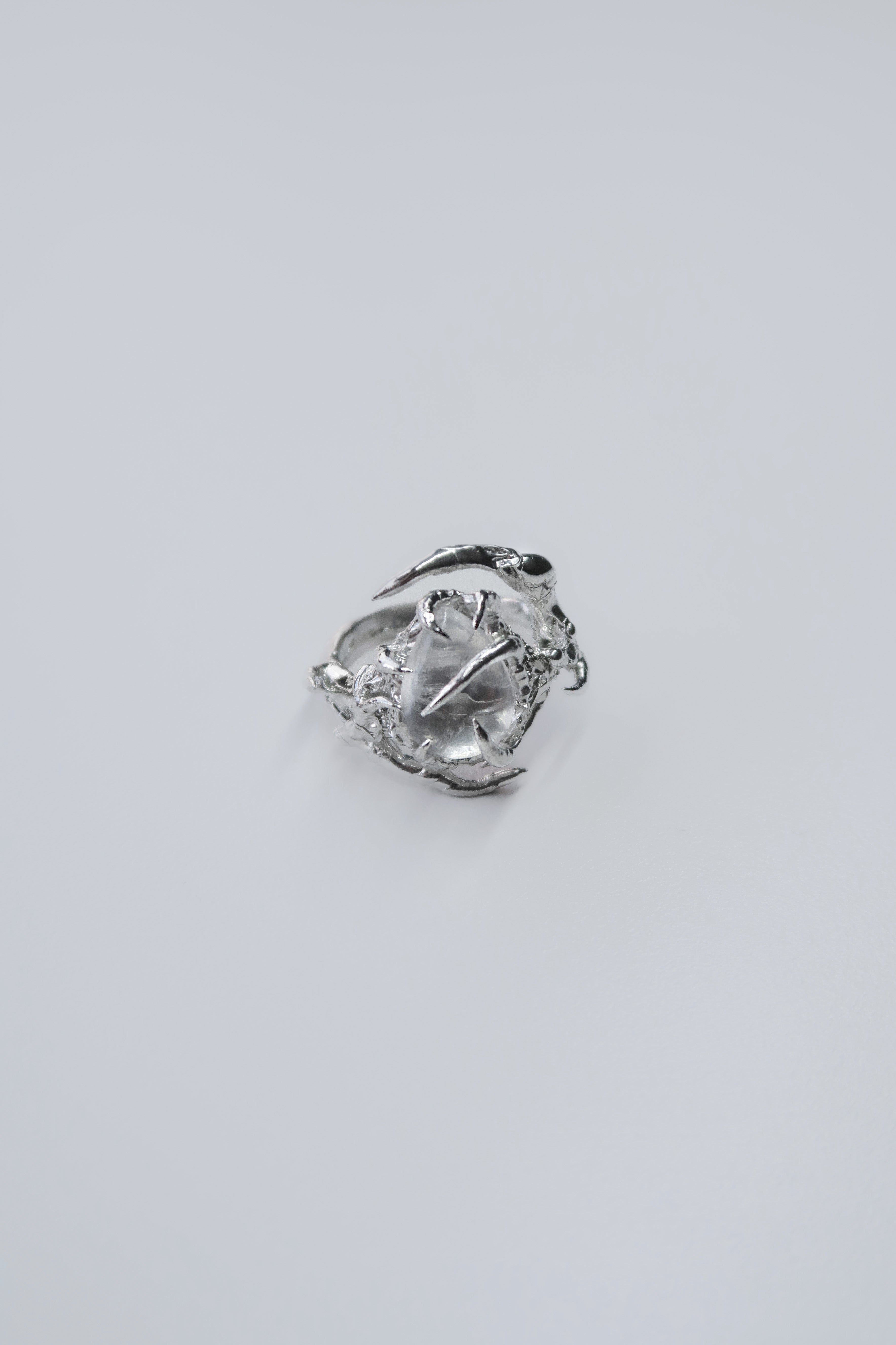 Knoll quartz ring