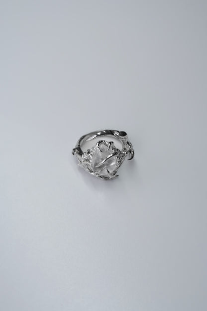 Knoll quartz ring