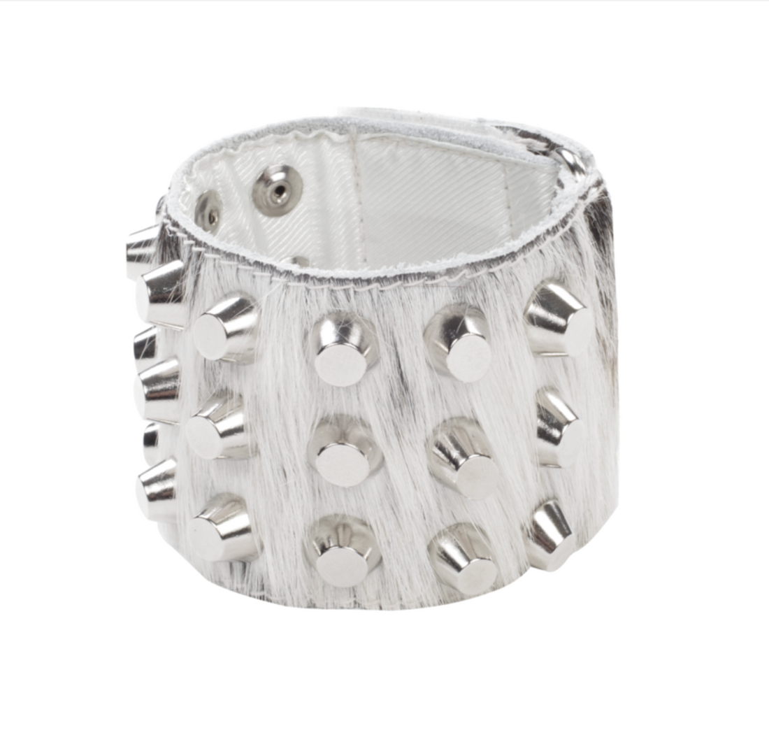 STUDDED BRACELET IN CALF SKIN