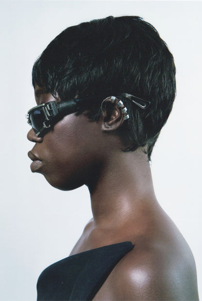 Serpentine ear-cuff
