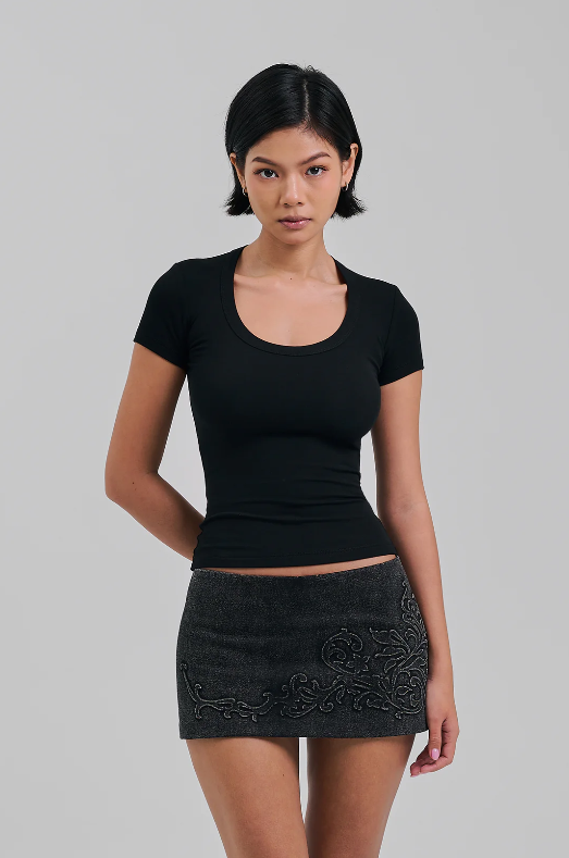 Clove Tee Black
