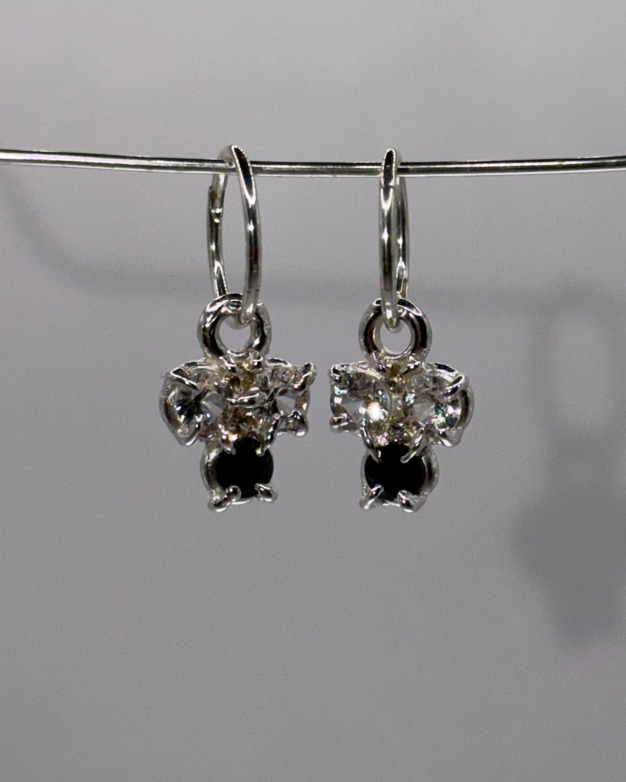 Orchid earrings white/black