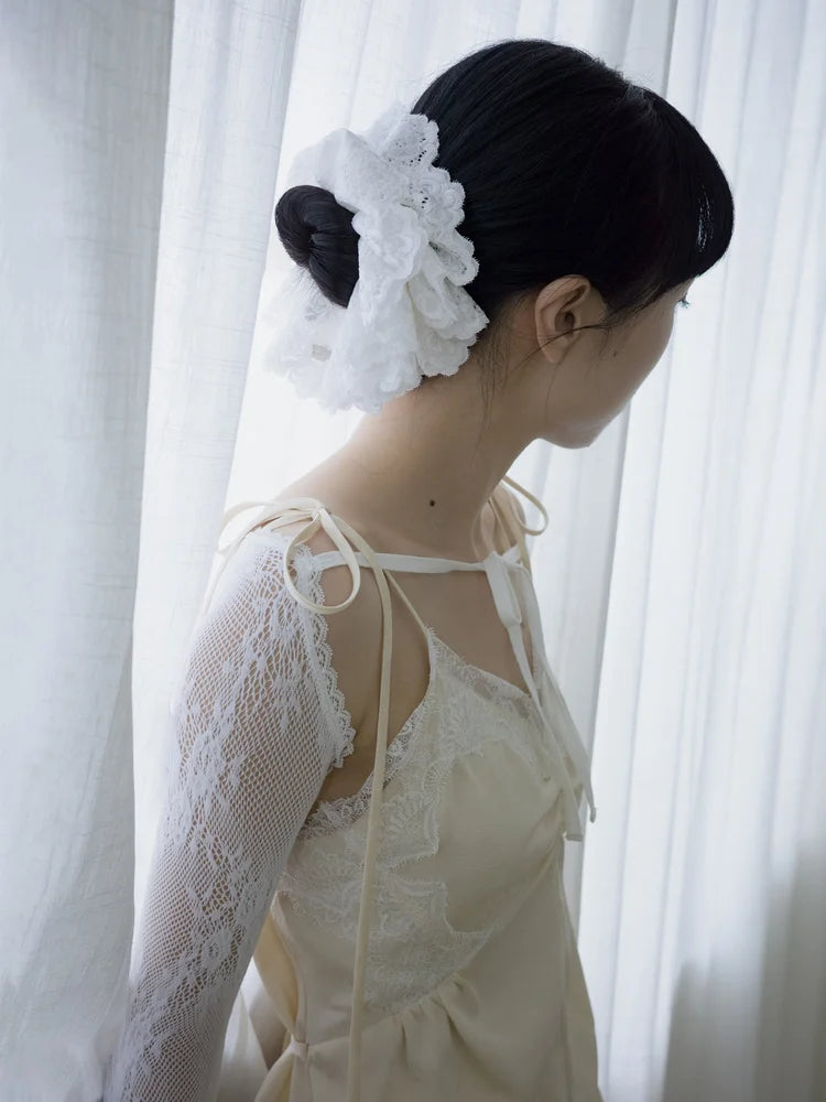 Marie Lace Scrunchies - White